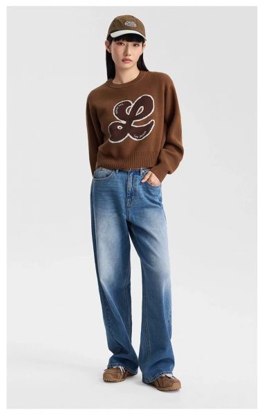 Lee25秋冬新品舒适版圆领小刺绣Logo美拉德女毛衣