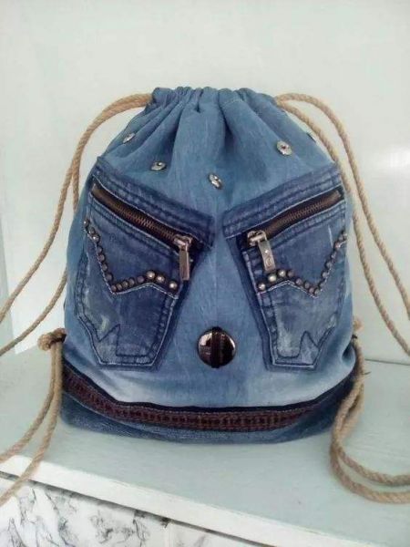 背着小包包去水上乐园咯